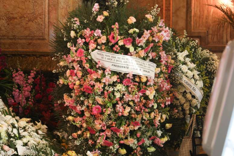 Lula e Janja enviam coroa de flores ao velório de Preta Gil  no RJ