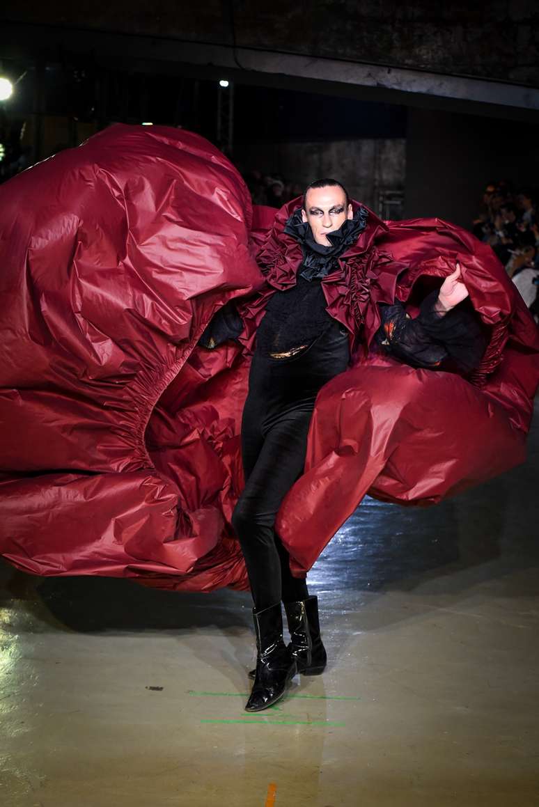 Dudu Bertholini no desfile de Rober Dognani 