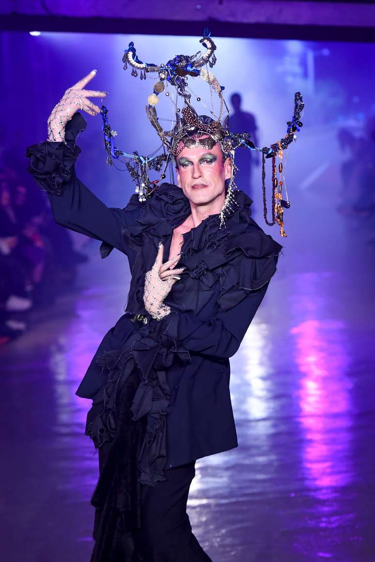 Dudu Bertholini no desfile de Guma Joana 