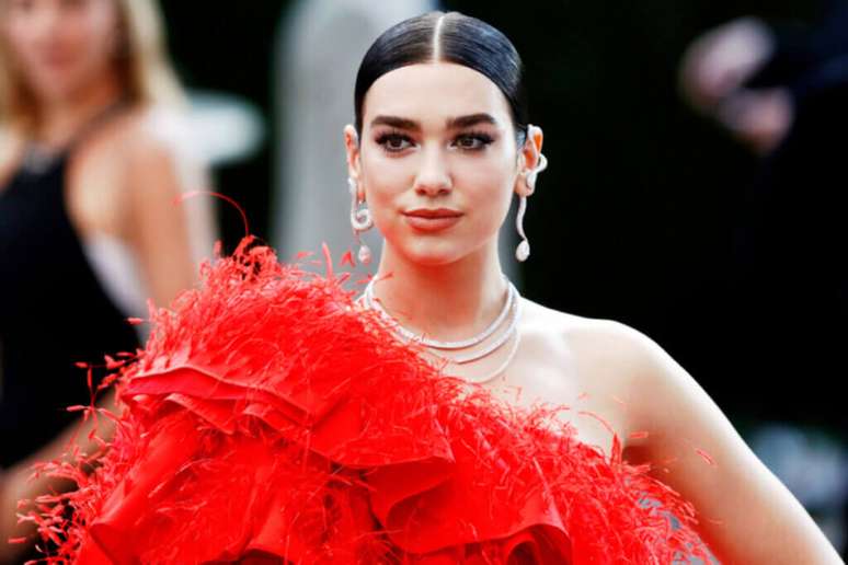 The singer Dua Lipa won a Grammy Awards in 2021 The singer Dua Lipa won a Grammy Awards in 2021