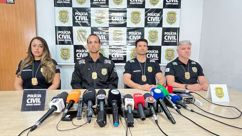 Delegados Ana Paula Rodrigues de Oliveira, Álvaro Homero Huertas dos Santos, Adriano Ricardo Mattos e inspetor Otávio Rocha, da Polícia Civil de Minas Gerais