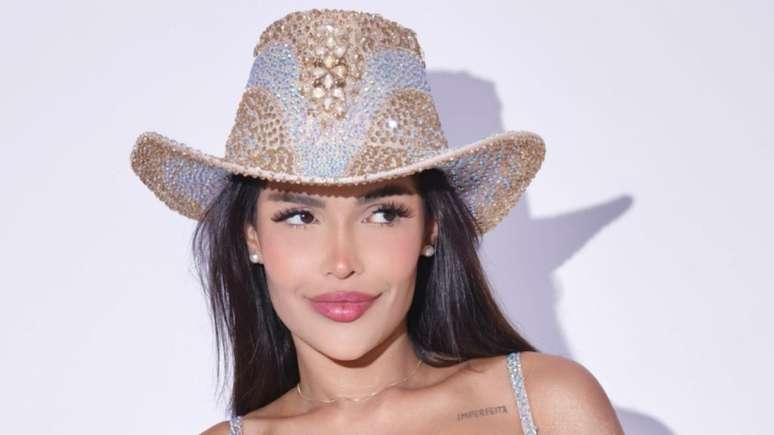 Flay retorna aos palcos após um período de sete anos/