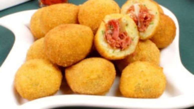 Manioca cake with leeks and dry meat: tasty and simple to do Manioca cake with leeks and dry meat: tasty and simple to do