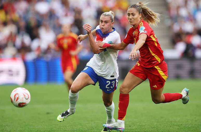 Inlglaterra e Espanha fizeram jogo emocionante na final da Euro feminina. A INglaterra foi campeã nos pênaltis.