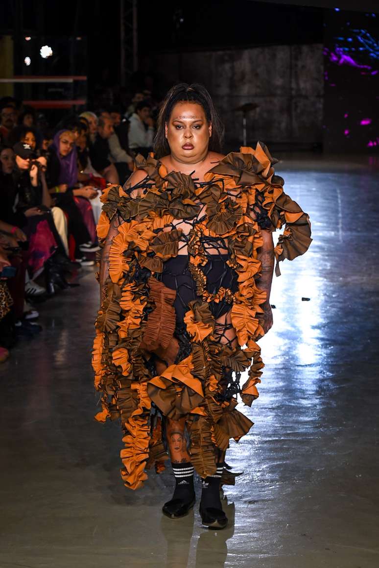 Jup do Bairro no desfile do Studio Ellias Kaleb 