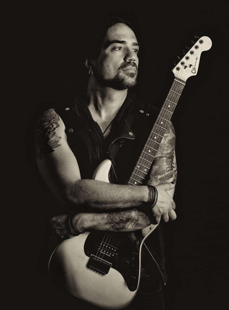 O guitarrista Conrado Pesinato -