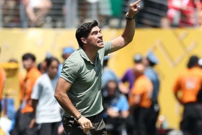 Abel Ferreira no comando técnico contra o Al Ahly