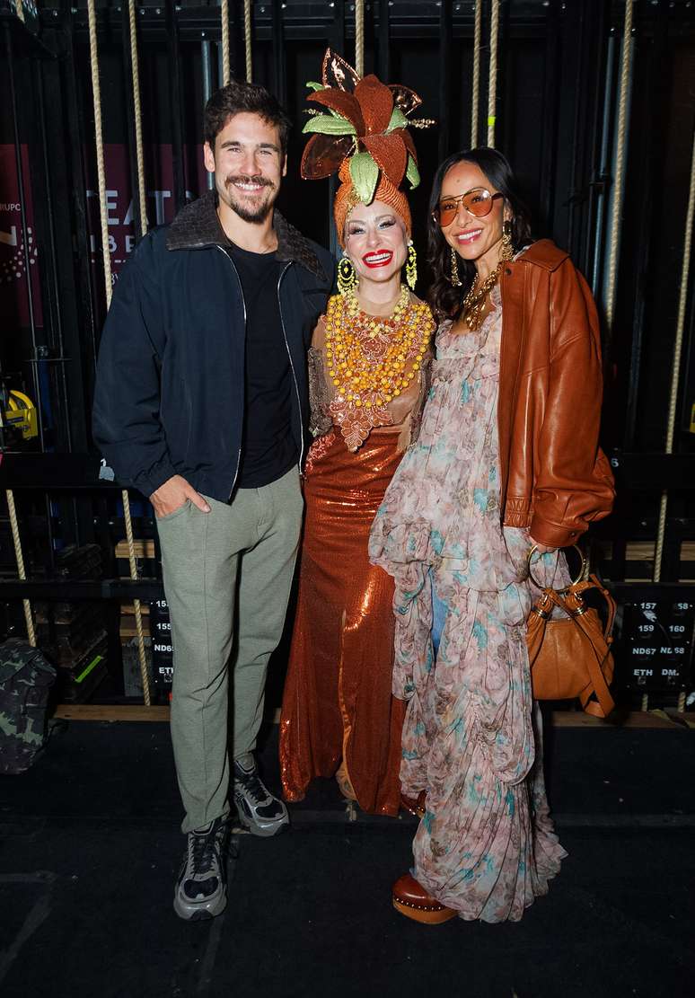 Nicolas Prattes, Gisele Prattes e Sabrina Sato 