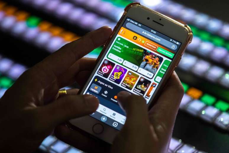 Apostas são usadas como forma de fuga dos problemas ou para gerar adrenalina, explica psicóloga