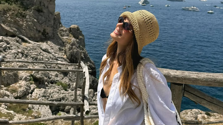 Camila Queiroz está grávida do primeiro filho