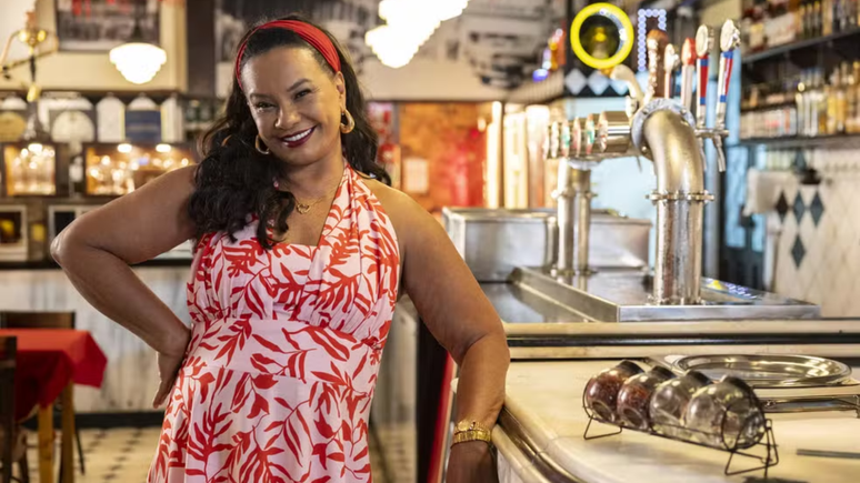 Dona Jura (Solange Couto) em 'Dona de Mim'