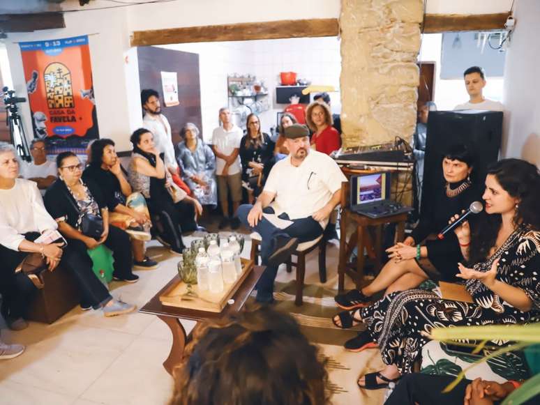 Casa da Favela &eacute; um espa&ccedil;o de lan&ccedil;amentos e debates. Terceiro ano de presen&ccedil;a perif&eacute;rica na Flip.