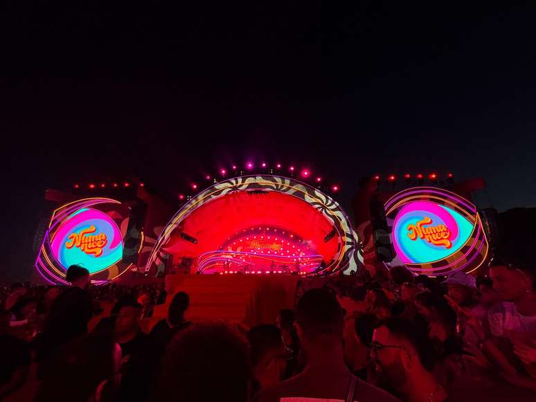 'Não vai acabar de vez', promete Ludmilla em show de despedida do projeto Numanice