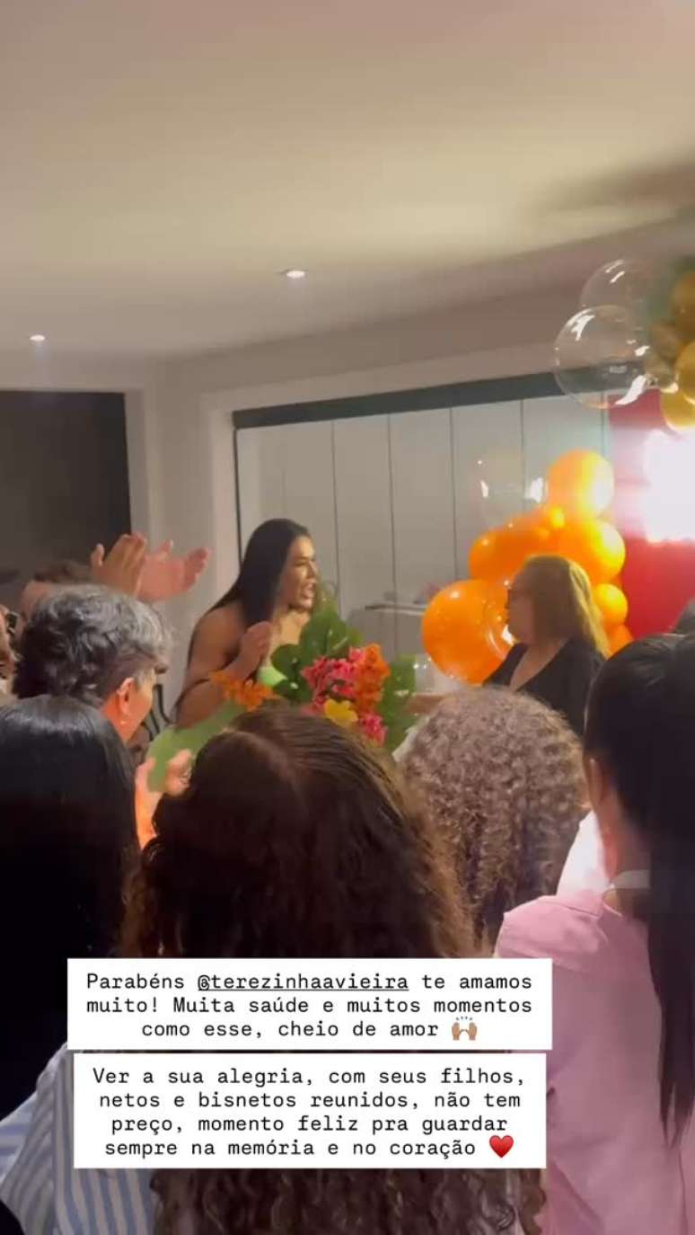 Gracyanne Barbosa celebra anivers&aacute;rio da ex-sogra ao lado de Belo