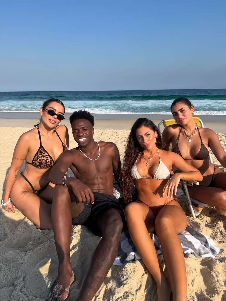 Vinícus Jr. ao lado de Catherine no RJ