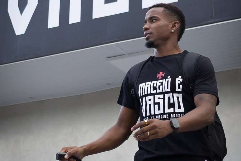 Macei&oacute; &eacute; Vasco! Cruz-Maltino, de Thiago Mendes, tem gigante torcida no Nordeste &ndash;