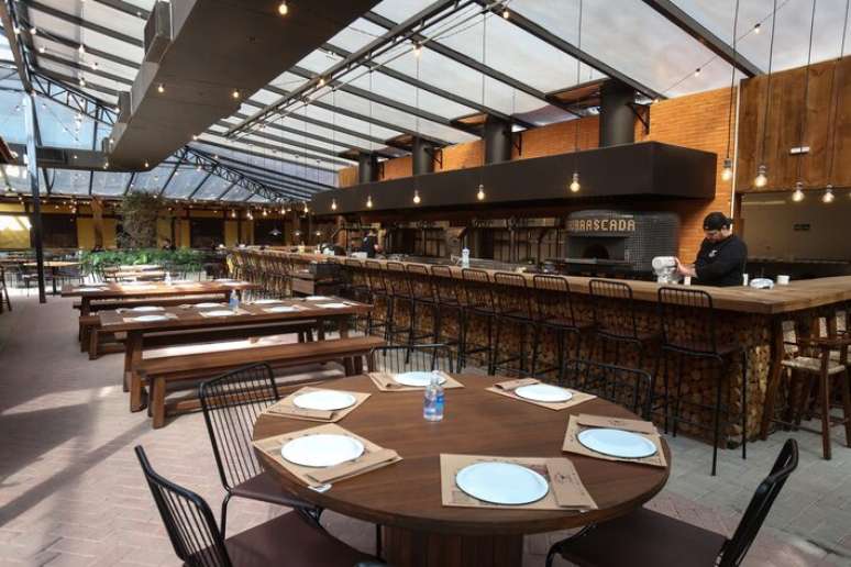 Churrascaria vai funcionar por seis meses no Parque da &Aacute;gua Branca, que conta com edif&iacute;cios tombados pelos &oacute;rg&atilde;os de patrim&ocirc;nio hist&oacute;rico