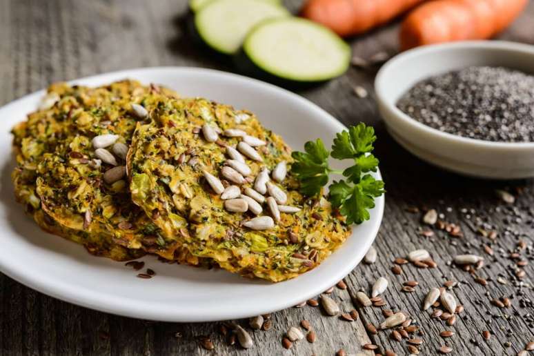 Vegetable pancake with chia 