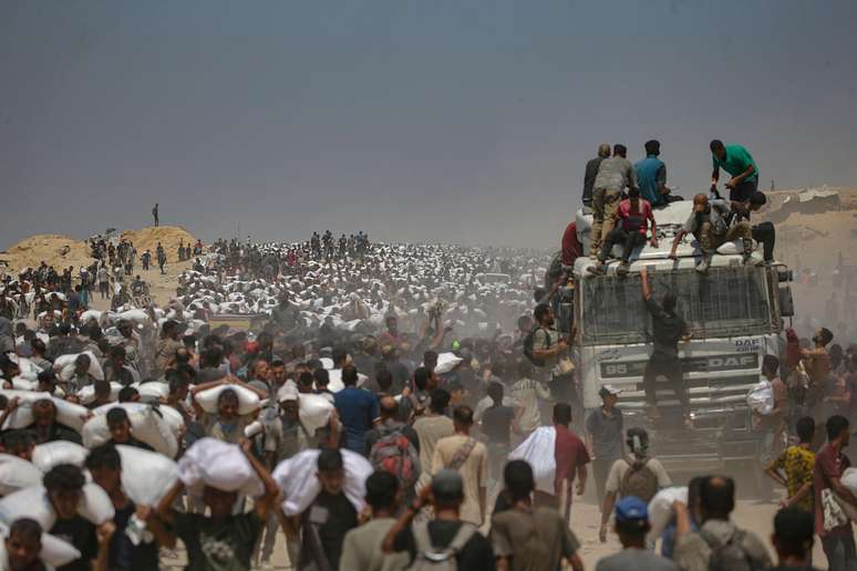 The help enters the Gaza track after Israel announces the daily break in hostilities (Zikim, 27 July 2025) The help enters the Gaza track after Israel announces the daily break in hostilities (Zikim, 27 July 2025)