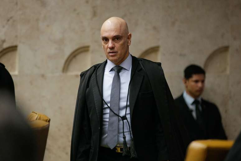Ministro Alexandre de Moraes compara ações de ‘traidores da Pátria’ às de milicianos