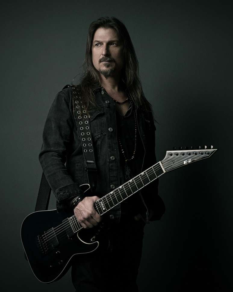 Rafael Bittencourt, do Angra -