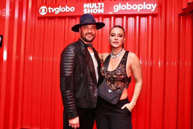 Diogo Nogueira e Paolla Oliveira mostram rea&ccedil;&otilde;es com &uacute;ltimo cap&iacute;tulo de 'Vale Tudo'