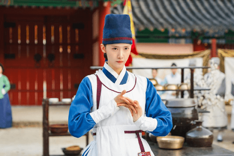 Em “Bon appétit, vossa majestade”, Yeon Ji Yeong viaja no tempo e precisa agradar o paladar de um rei exigente 