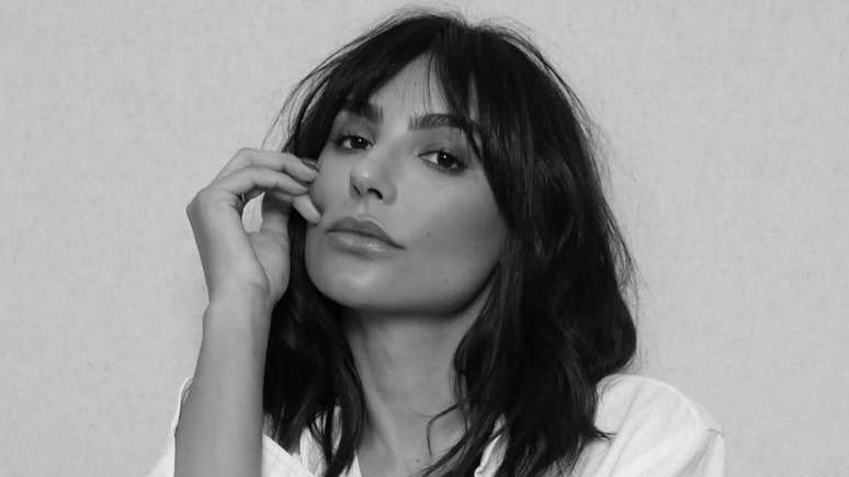 Cíntia Chagas abre o jogo sobre posicionamento político