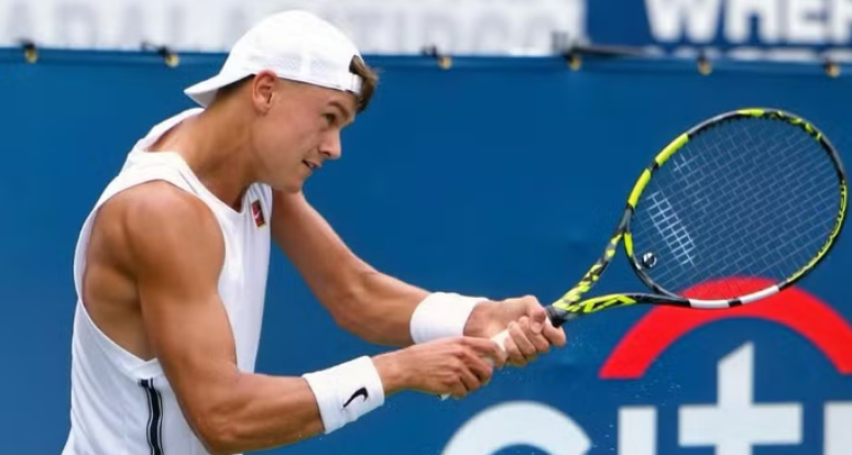 Holger Rune, de 22 anos, desculpou-se ap&oacute;s tentativa frustrada de flerte 