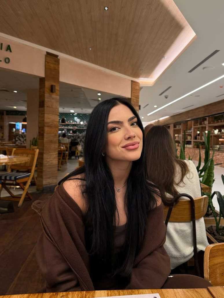 Felipe Amorim's girlfriend pronounces after the singer sends flowers in Virginia Fonseca