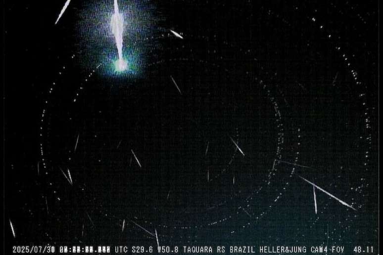 Chuva de meteoros é registrada do Brasil.