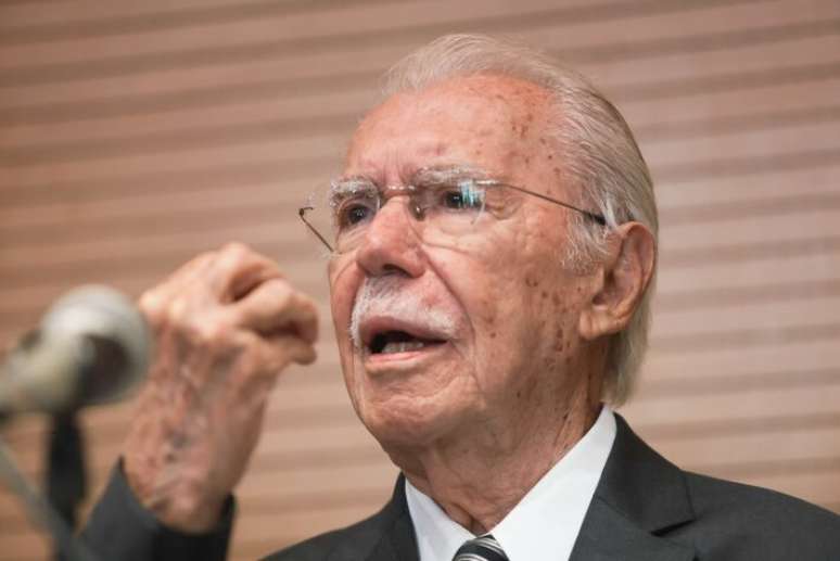 “Eu pessoalmente quero apresentar minha solidariedade a pessoa do ministro Alexandre de Moraes, pelas injustiças que ele está sofrendo", diz Sarney