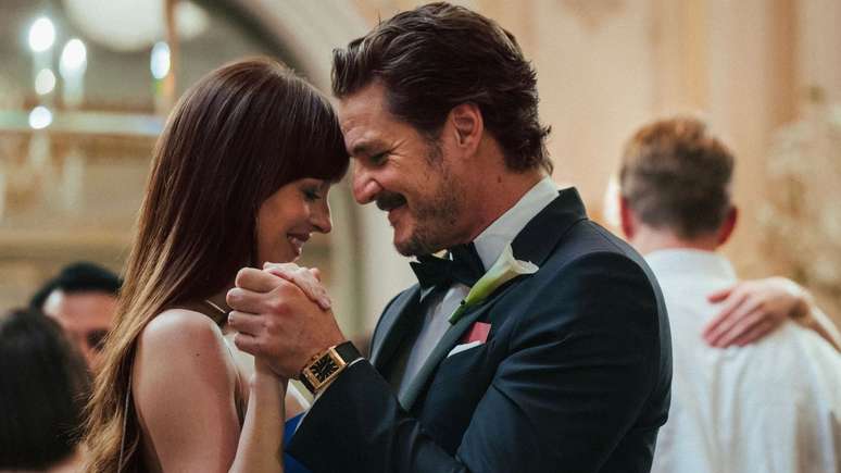 Relacionamento &eacute; neg&oacute;cio e amor entra no or&ccedil;amento em 'Amores Materialistas'