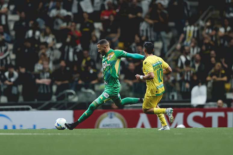 Everson chegou e tomou conta do gol do Atl&eacute;tico, com n&uacute;meros e defesas que impressionam.