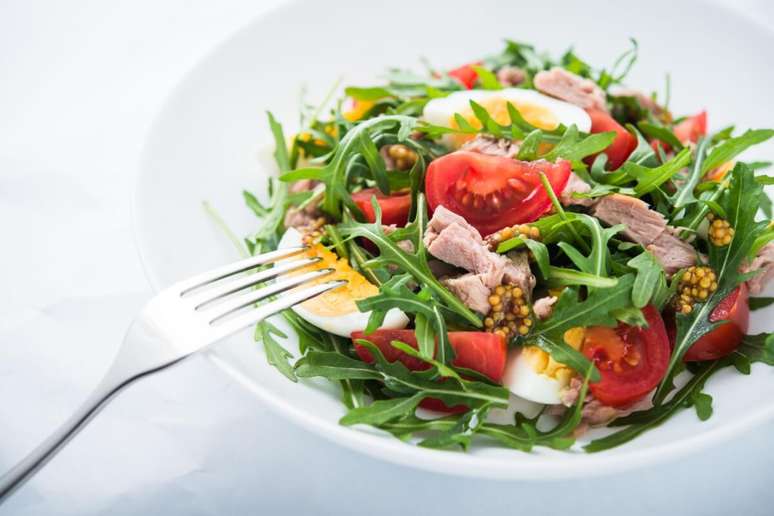 Salada de atum com ovo 