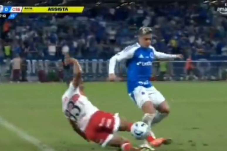 Fagner em lance com William Pottker