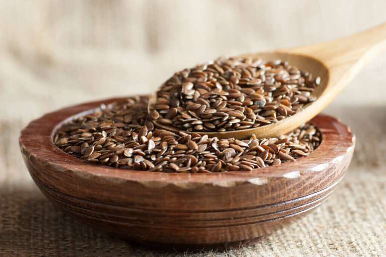 Linseed seeds generates satiety and helps to reduce body inflammation Linseed seeds generates satiety and helps to reduce body inflammation