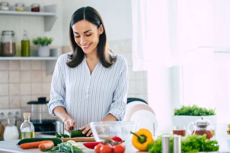 The mother should prefer fresh foods to avoid children's allergies The mother should prefer fresh foods to avoid children's allergies