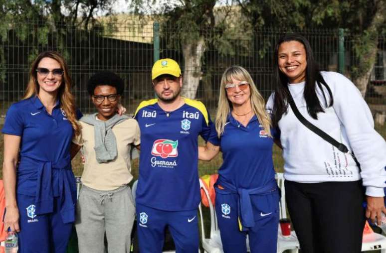 A ex-zagueira Zizi e o técnico da Seleção Feminina, Arthur Elias, são velhos conhecidos, desde o período no Centro Olímpico –