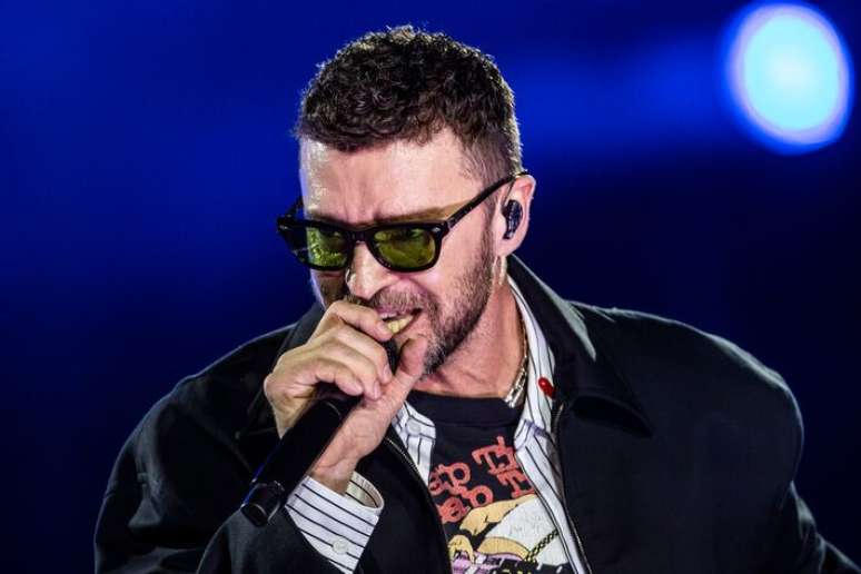 Justin Timberlake em apresentação no Lollapalooza 2025; cantor anunciou nesta semana que foi diagnosticado com doença de Lyme.