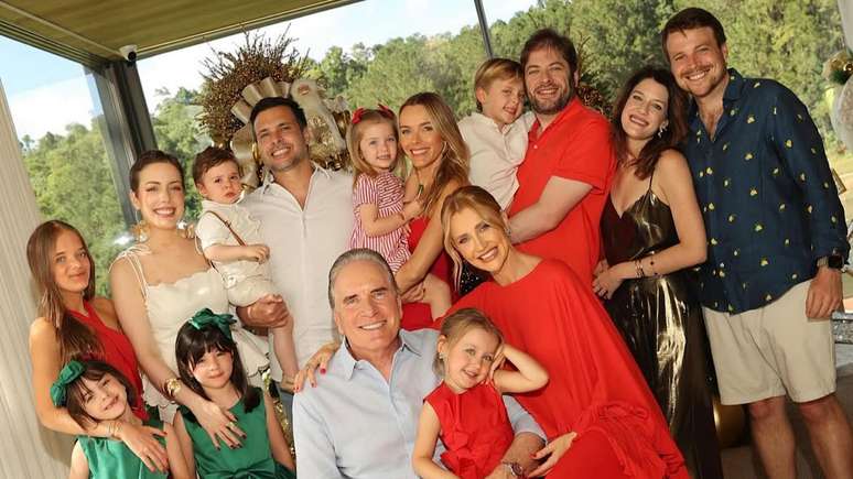 Roberto Justus é pai e avô. O apresentador tem a família como seu porto-seguro