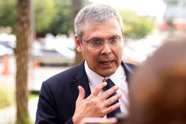 O líder do PT na Câmara, Lindbergh Farias (RJ), registrou uma ação cautelar para impedir restrições de serviços bancários a Alexandre de Moraes, do STF
