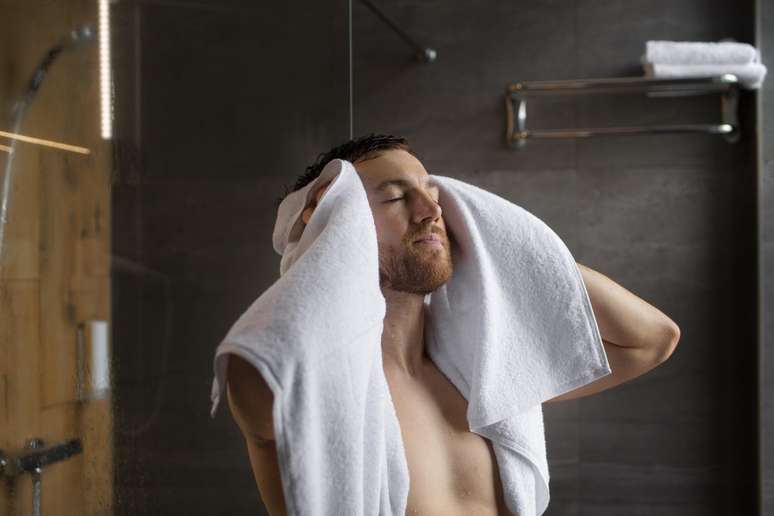 Banho noturno ajuda a relaxar e pode melhorar o sono