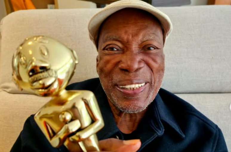 Milton Nascimento processa o Cruzeiro.