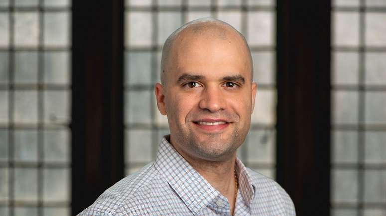 Albert Laguna, of Cuban origin, states that popular culture, although considered 