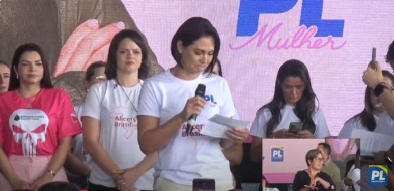 Michelle Bolsonaro se emociona durante evento do PL Mulheres