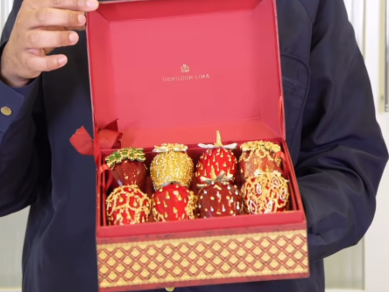 “Strawberry of Love” of the famous costs more than $ 2,000