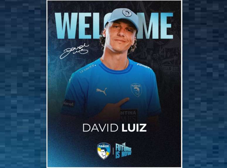 Felipe Luiz,anunciado pelo Pafos em suas redes, desembarca sob euforia da torcida, que prestigia a nova contrata&ccedil;&atilde;o do clube.