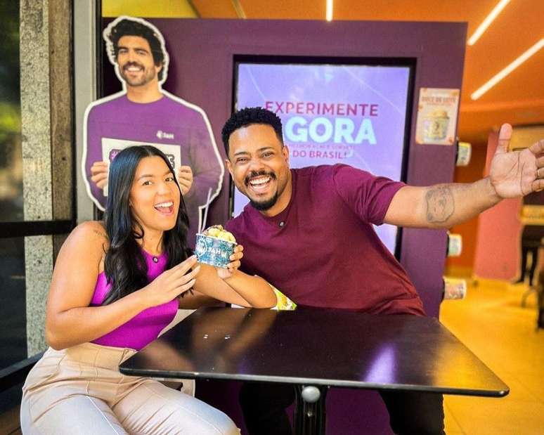 Joyce Silva e Kaique Lima fazem propaganda para a JAH Açaí, cujo marketing é focado em influenciadores regionais.