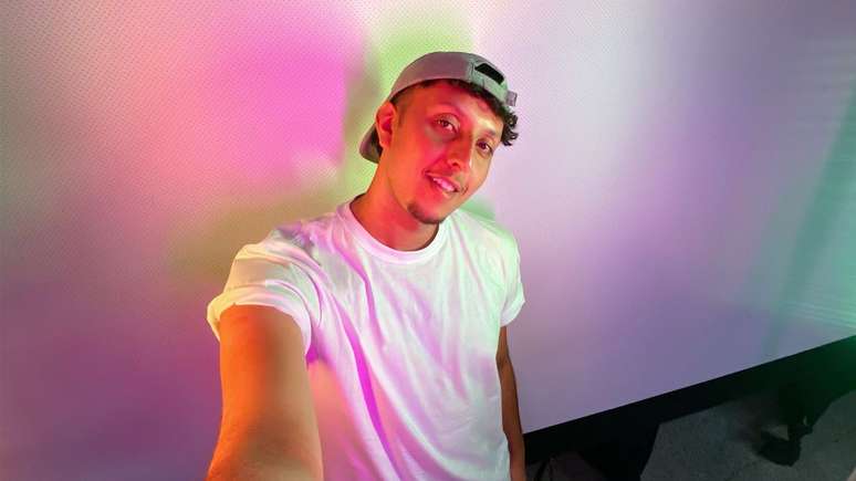 Lucas Hensou, de São Paulo, começou postando vídeos dos bastidores de suas coberturas de eventos e encontrou sua vocação profissional.